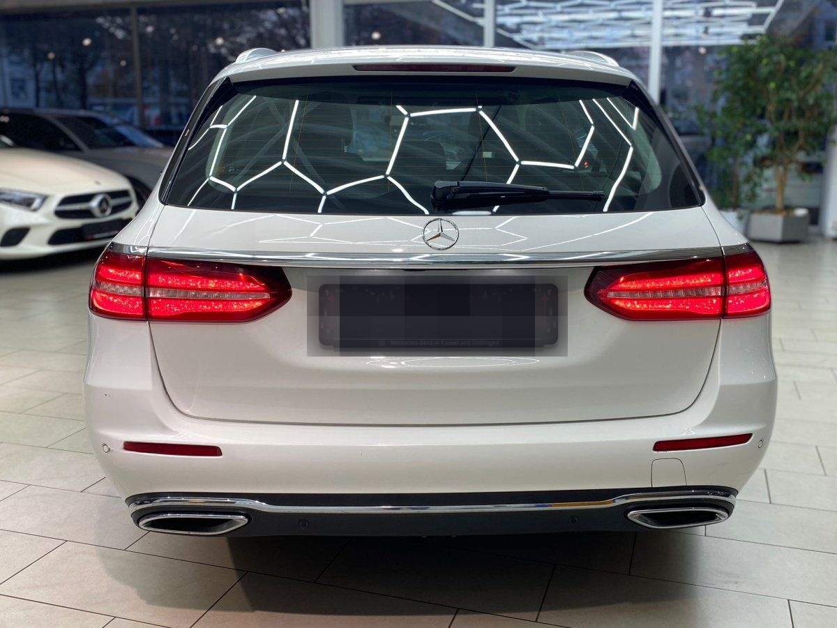 Mercedes-Benz E 220 T d Avantgarde Navi RueFaKa Ambiente LedLe foto 6