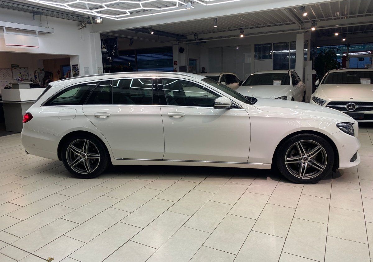 Mercedes-Benz E 220 T d Avantgarde Navi RueFaKa Ambiente LedLe foto 8