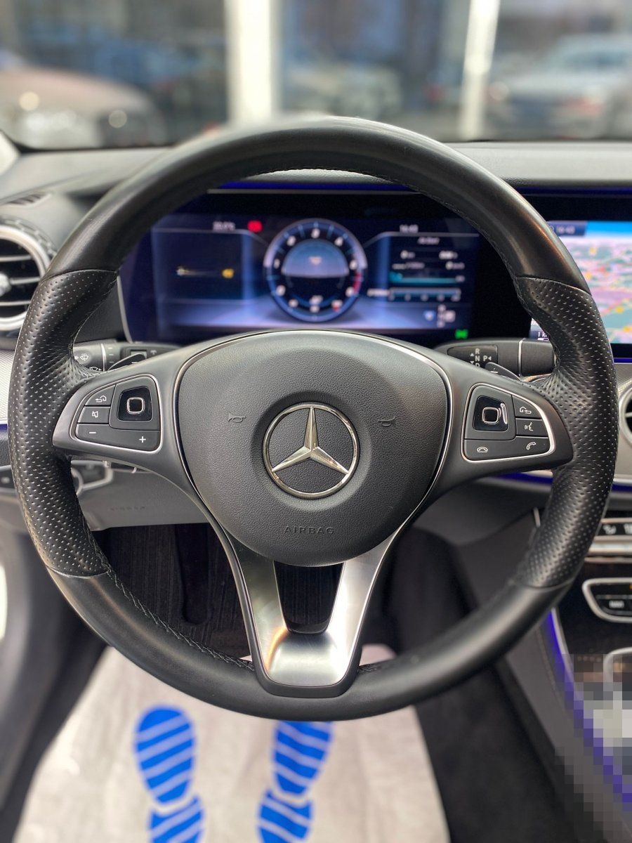 Mercedes-Benz E 220 T d Avantgarde Navi RueFaKa Ambiente LedLe foto 10