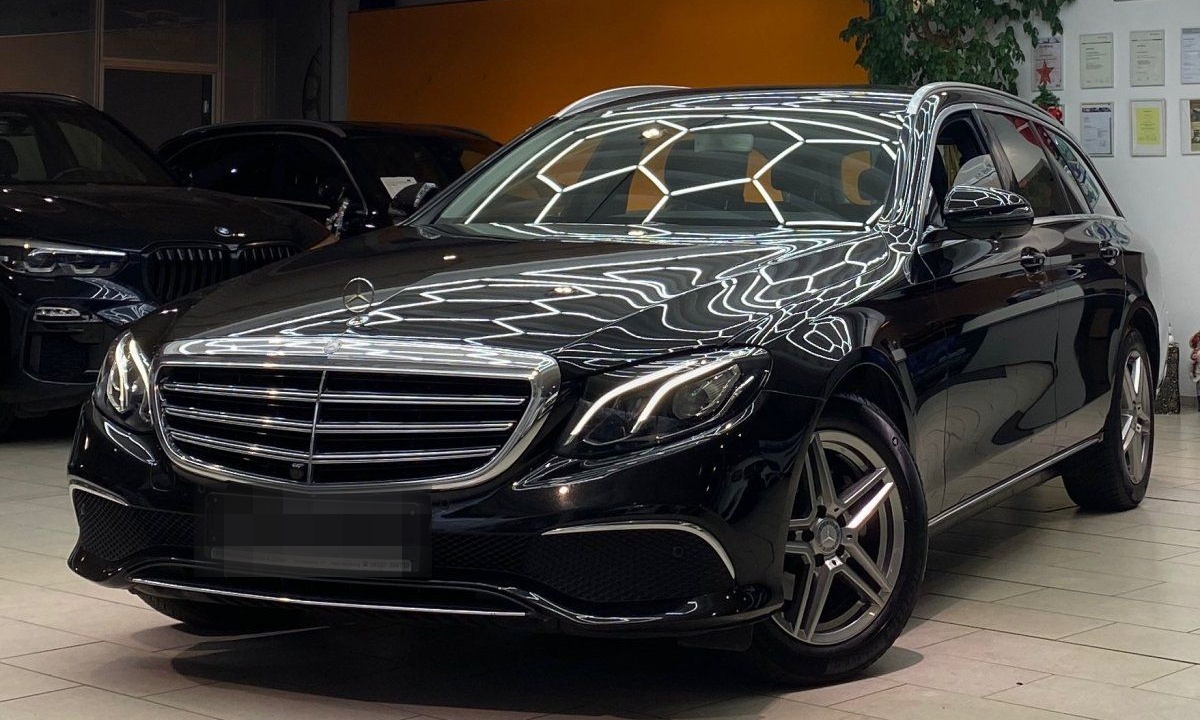 Mercedes-Benz E 220 T d Exclusive Teilleder Amb.Bel Navi RueFa foto 3