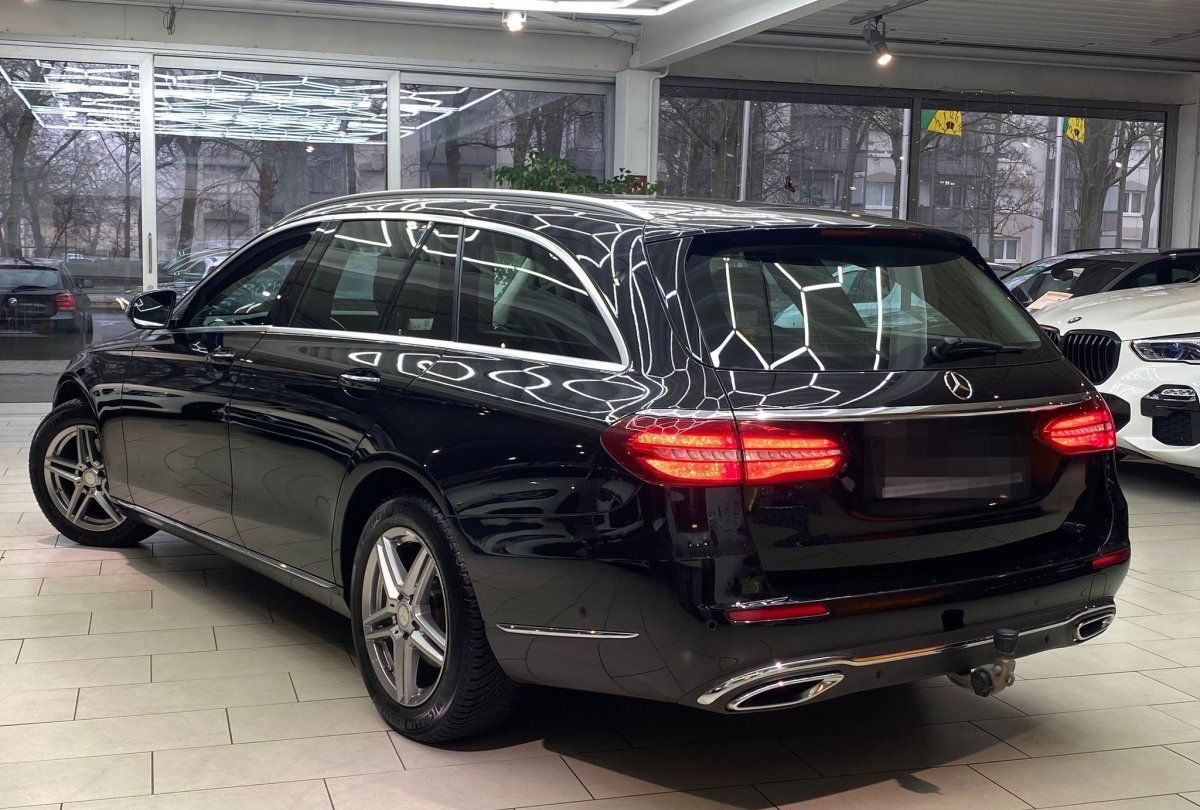 Mercedes-Benz E 220 T d Exclusive Teilleder Amb.Bel Navi RueFa foto 5