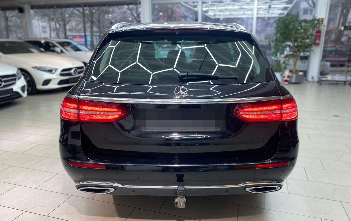 Mercedes-Benz E 220 T d Exclusive Teilleder Amb.Bel Navi RueFa foto 6
