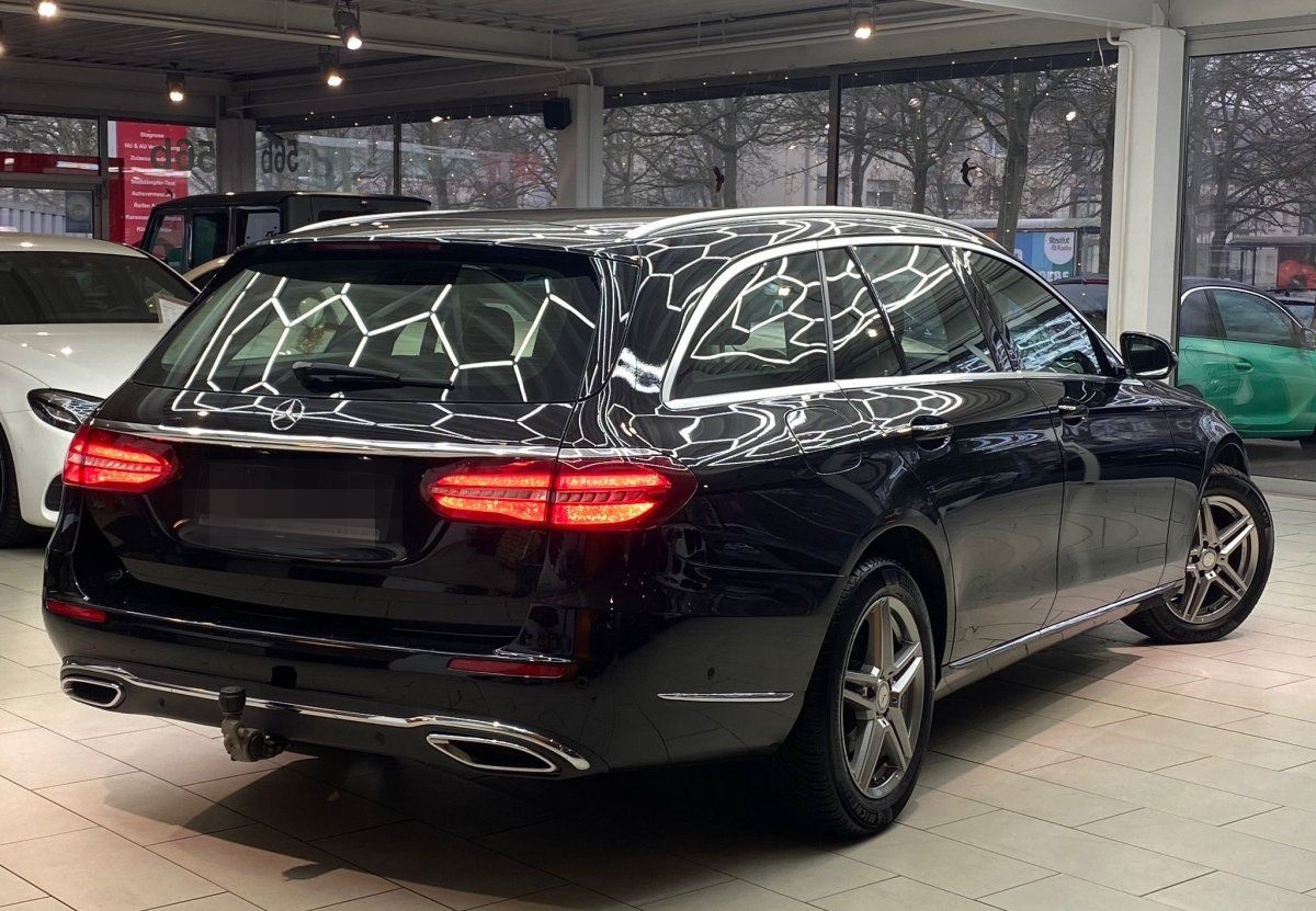 Mercedes-Benz E 220 T d Exclusive Teilleder Amb.Bel Navi RueFa foto 7