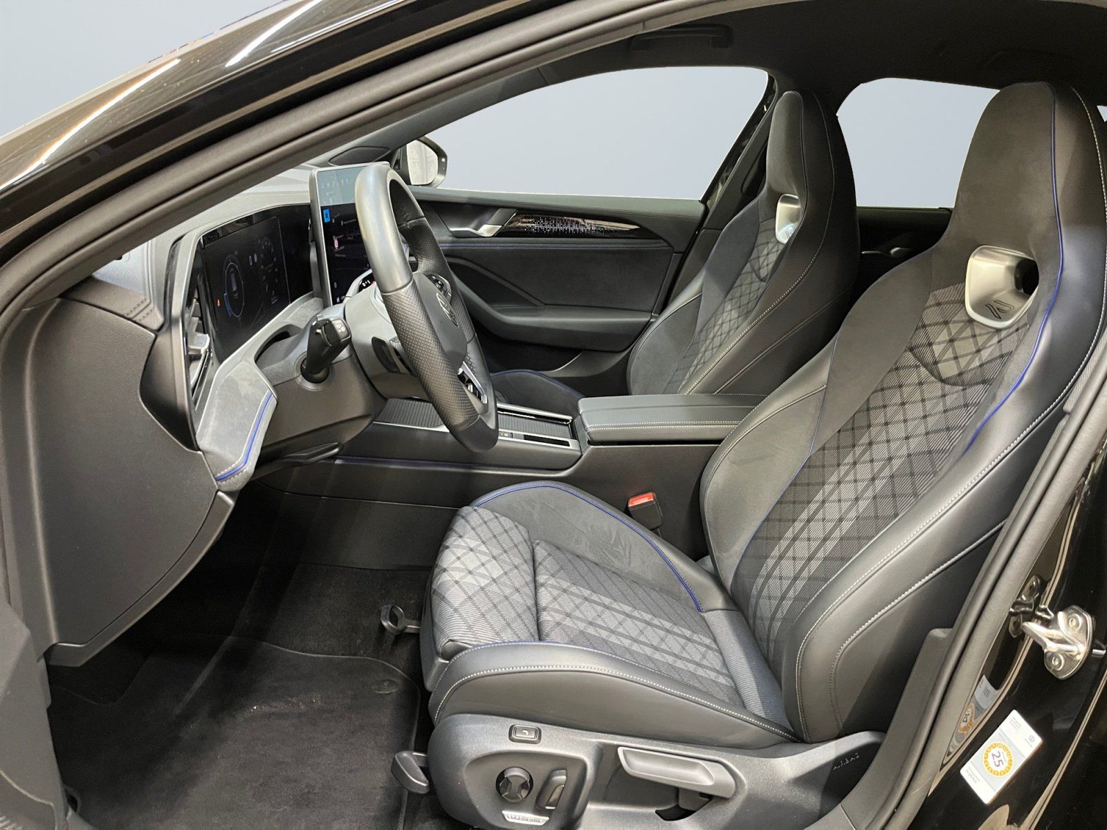 Volkswagen Passat Variant R-Line 2.0 TDI DSG 360°Kamera AHK foto 7
