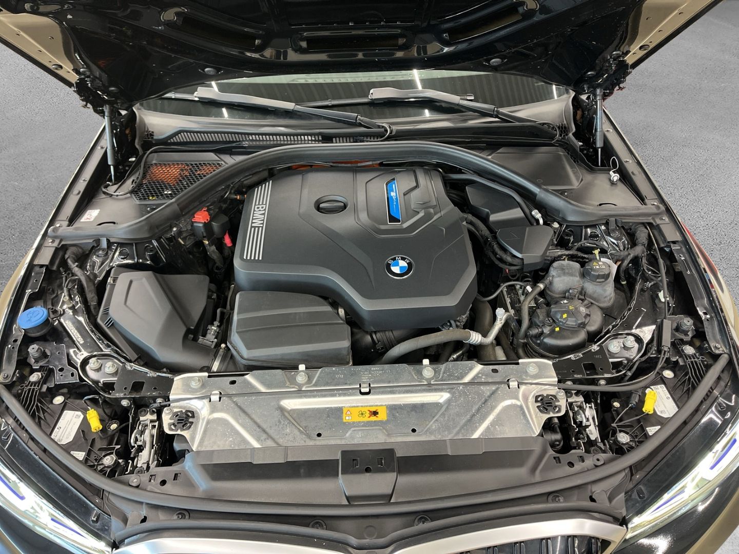 BMW 320 e Limo AUTOMATIK WIDSCREEN NAVI KAMERA LED P foto 14