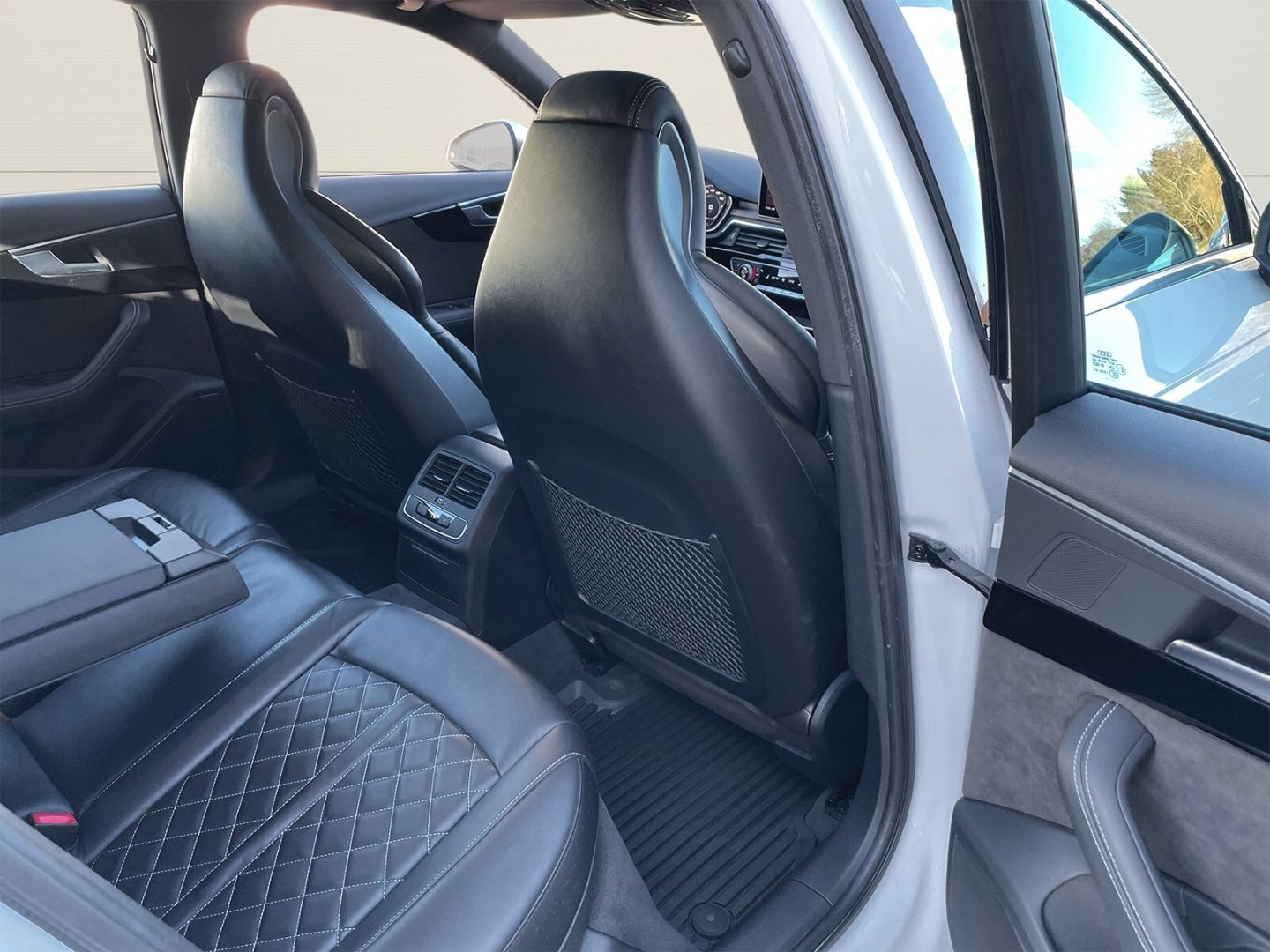 Audi S4 Avant 3.0 TFSI quattro+HUD+Pano+ACC+AHK+1.Han foto 15