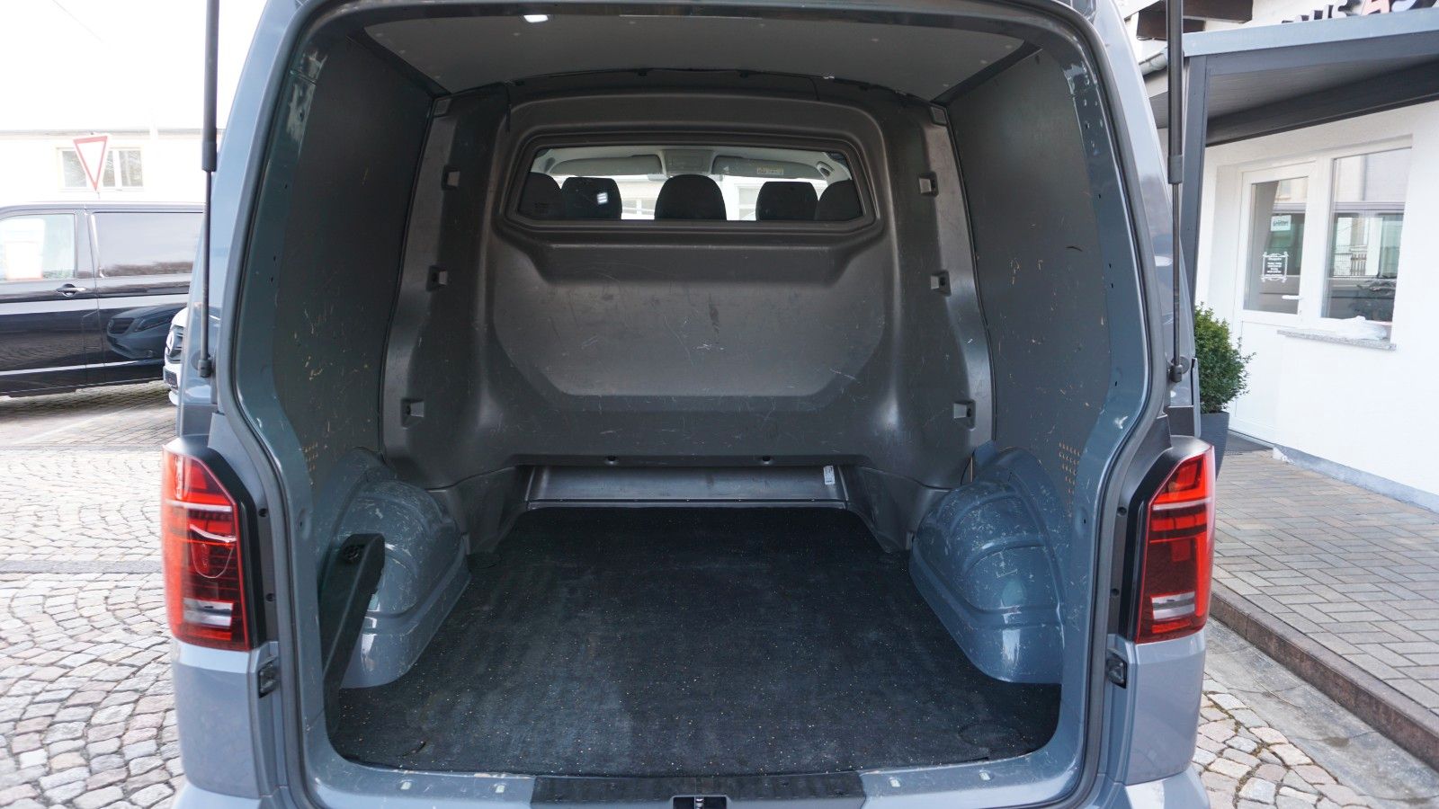 Volkswagen T6.1 Mixto Kasten PLUS DSG *5 Sitze*AHK*CarPlay* foto 15