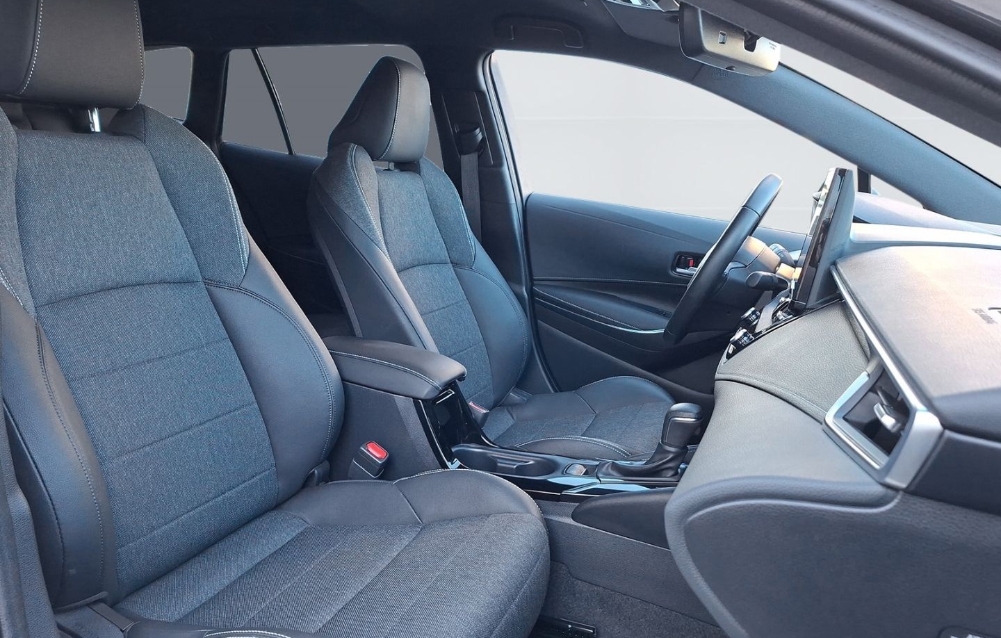Toyota Corolla 1.8 Hybrid Touring Sports Team D +Navi + foto 15