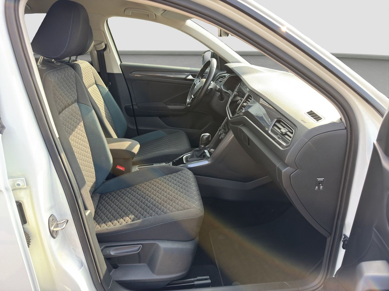 Volkswagen T-Roc 1.5 TSI IQ.Drive ACC LED SHZ MultiLenk foto 15