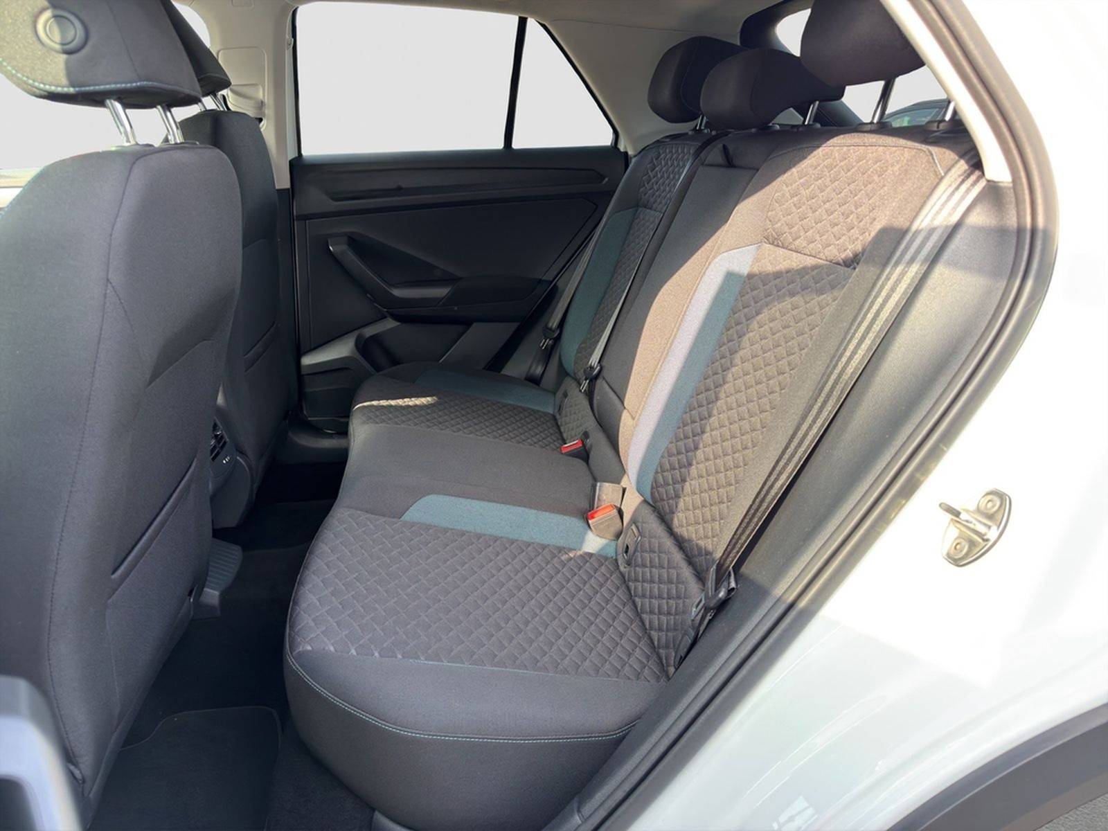 Volkswagen T-Roc 1.5 TSI IQ.Drive ACC LED SHZ MultiLenk foto 10