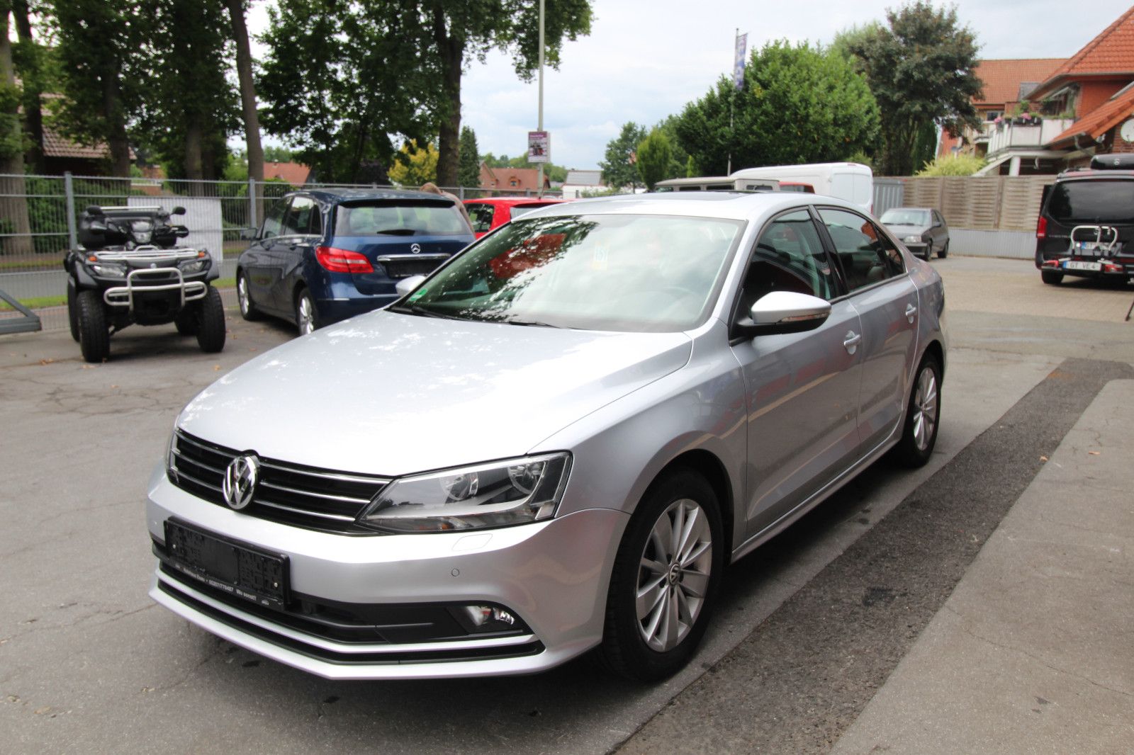 Volkswagen Jetta VI Basis  AHK 59200 Km Org Wie Neu foto 4