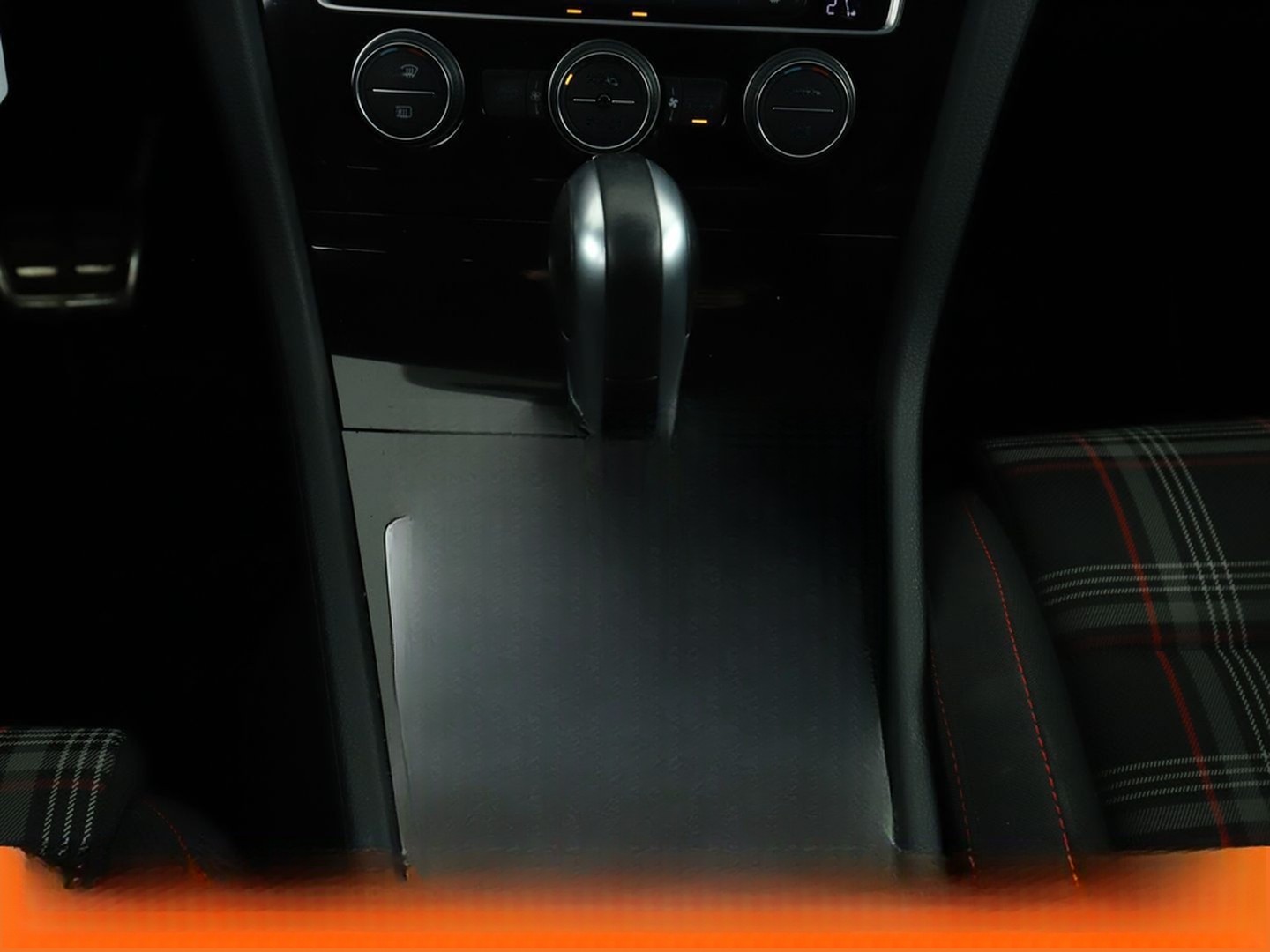 Volkswagen Golf VII 2.0 TSI GTI Performance BM*NAVI*LED*ACC foto 23