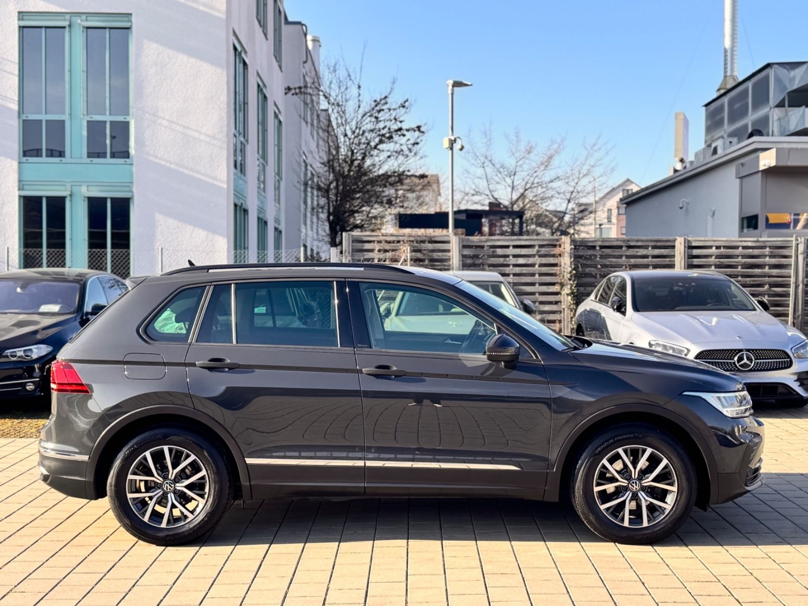 Volkswagen Tiguan 2,0 TDI Life *LEDER-REAR VIEW-MEMORY* foto 5
