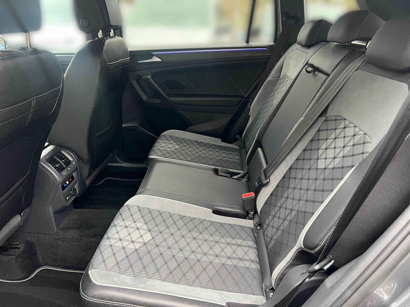 Volkswagen Tiguan Allspace R-Line 4Motion *AHK*360°CAM*NAVI foto 9