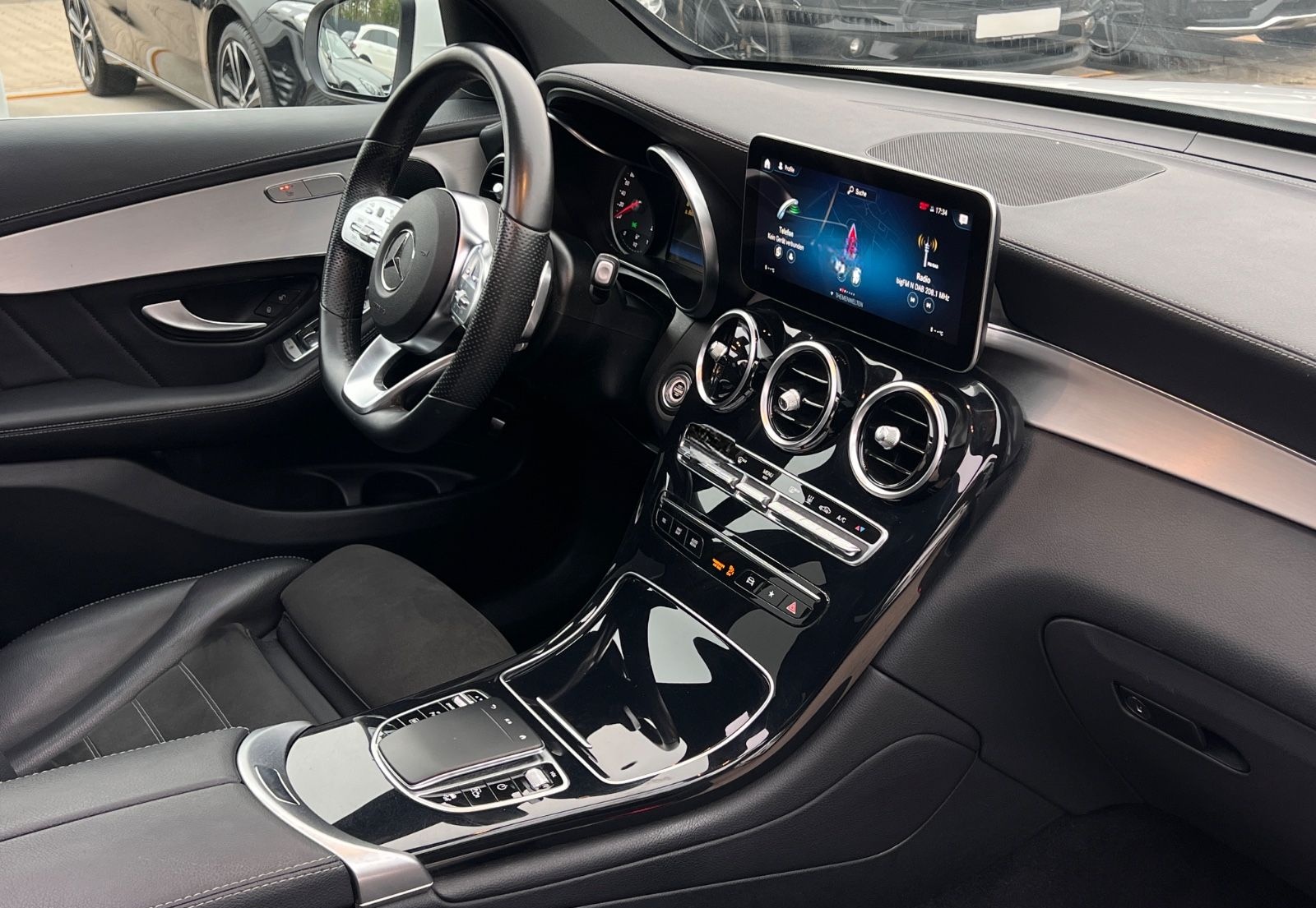 Mercedes-Benz GLC 300de AMG LINE 9G-TR 4Matic-PANODACH-360°CAM foto 17