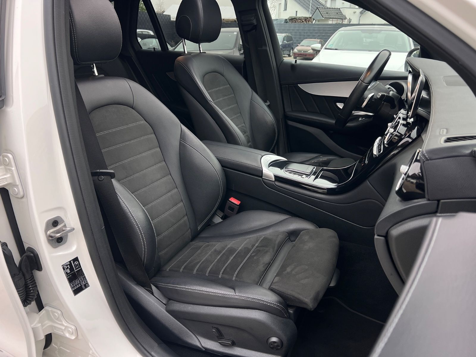 Mercedes-Benz GLC 300de AMG LINE 9G-TR 4Matic-PANODACH-360°CAM foto 21