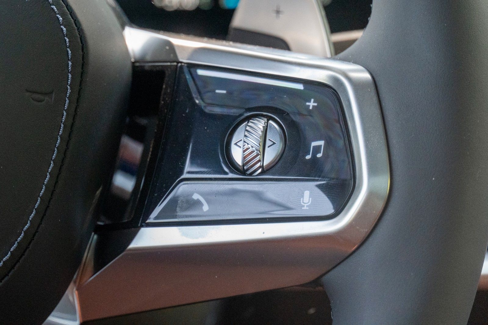BMW 740d M SPORT.MASSAGE.SOFTC.SKY.DR.ASS.PRO.360° foto 23