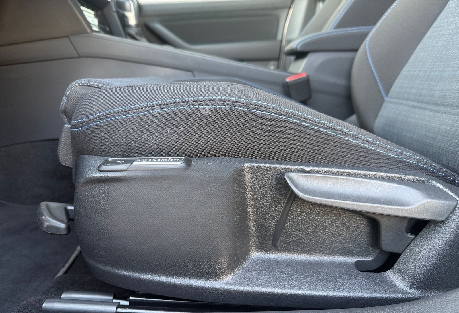 Volkswagen Passat Variant GTE *AHK*LED*NAVI*KAMERA*ACC*APP foto 8