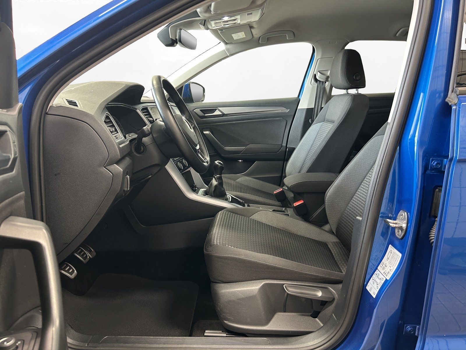 Volkswagen T-Roc 1.5 TSI ACTIVE | AHK | NAVI | STANDH. | foto 8