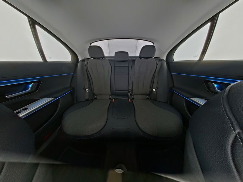 Mercedes-Benz E 200 AVANTGARDE+TOTW+AMBIENTE+DISTRONIC+KAM+LED foto 8