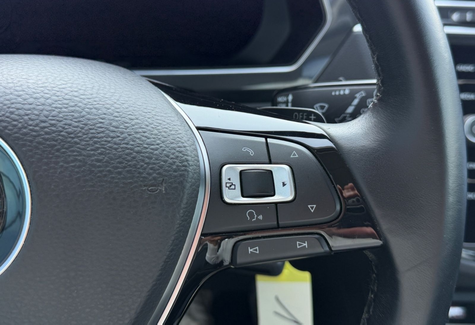Volkswagen Tiguan 1.4 TSI DSG Navi LED Dig. Cockpit foto 16