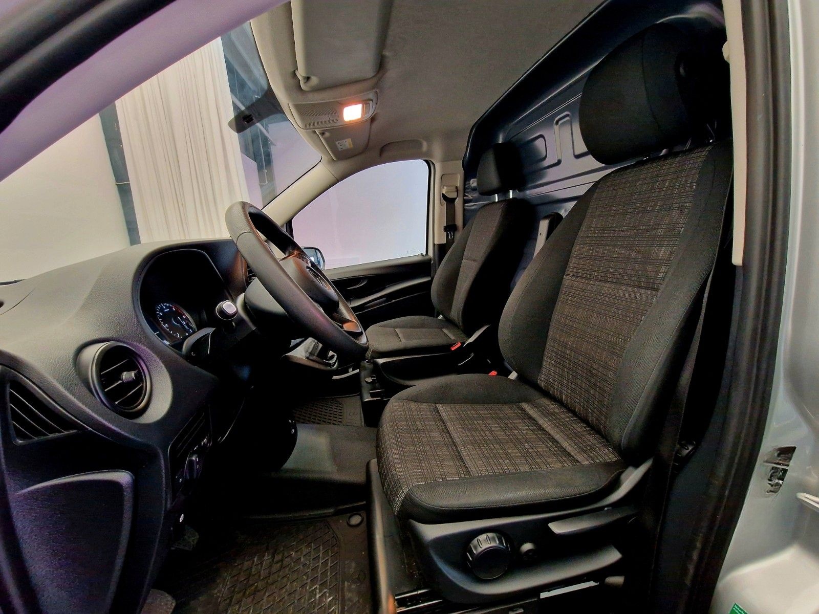 Mercedes-Benz Vito Kasten 111 CDI LANG *1.Hand, Regalausbau* foto 9