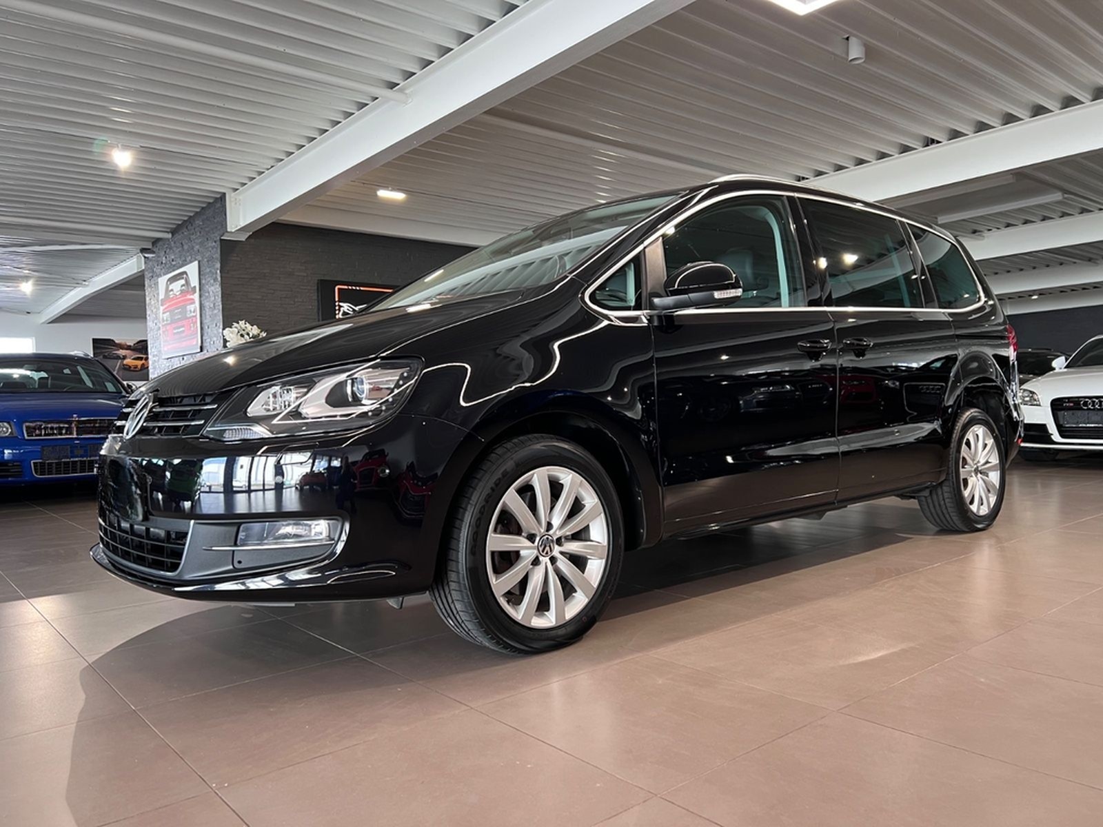 Volkswagen Sharan 2.0 TSI DSG Highline 1.HAND 7-Sitze NAVI foto 3