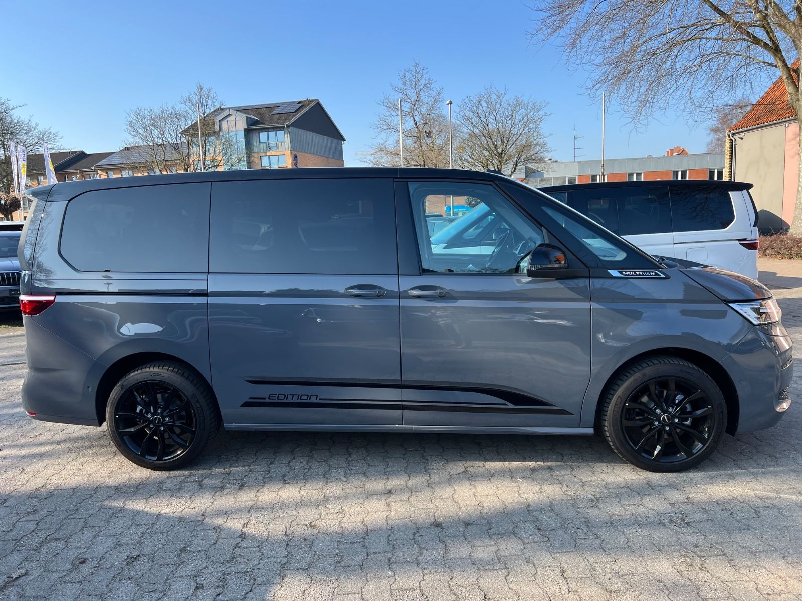 Volkswagen T7 Multivan 2,0 TDI Style / Edition IQ Kamera foto 2