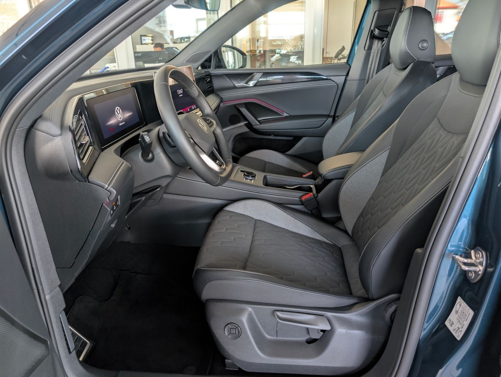 Volkswagen Tiguan 1.5 eTSI DSG NAVI/AZV/KAMERA/LED foto 10