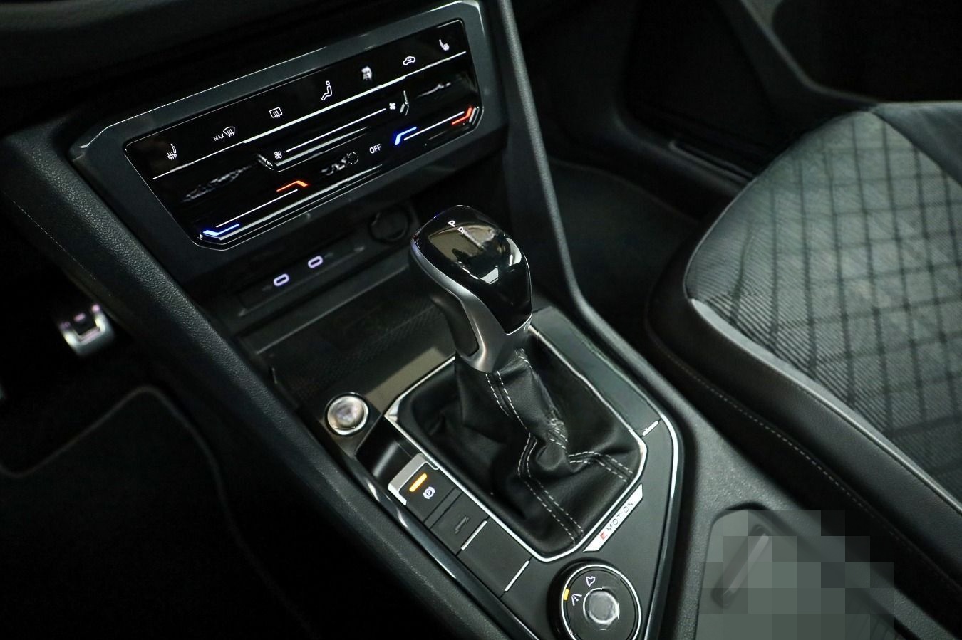 Volkswagen Tiguan 2.0 TDI 4M DSG R-LINE*BLACK-STYLE*HUD*MAT foto 18