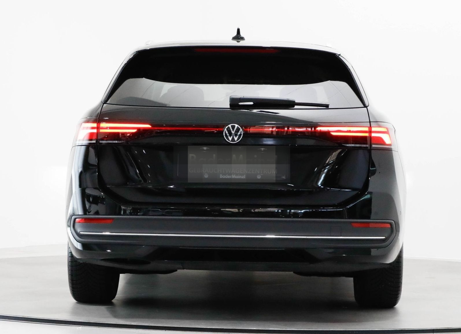 Volkswagen Passat Variant 2.0 TDI DSG Business AHK Kam. ACC foto 8