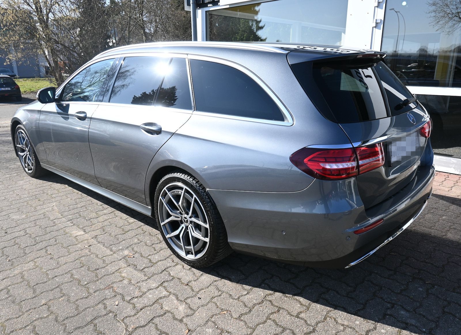 Mercedes-Benz E 400 dT 4M *AMG-Line* DSG Navi Pano 19Alu foto 2