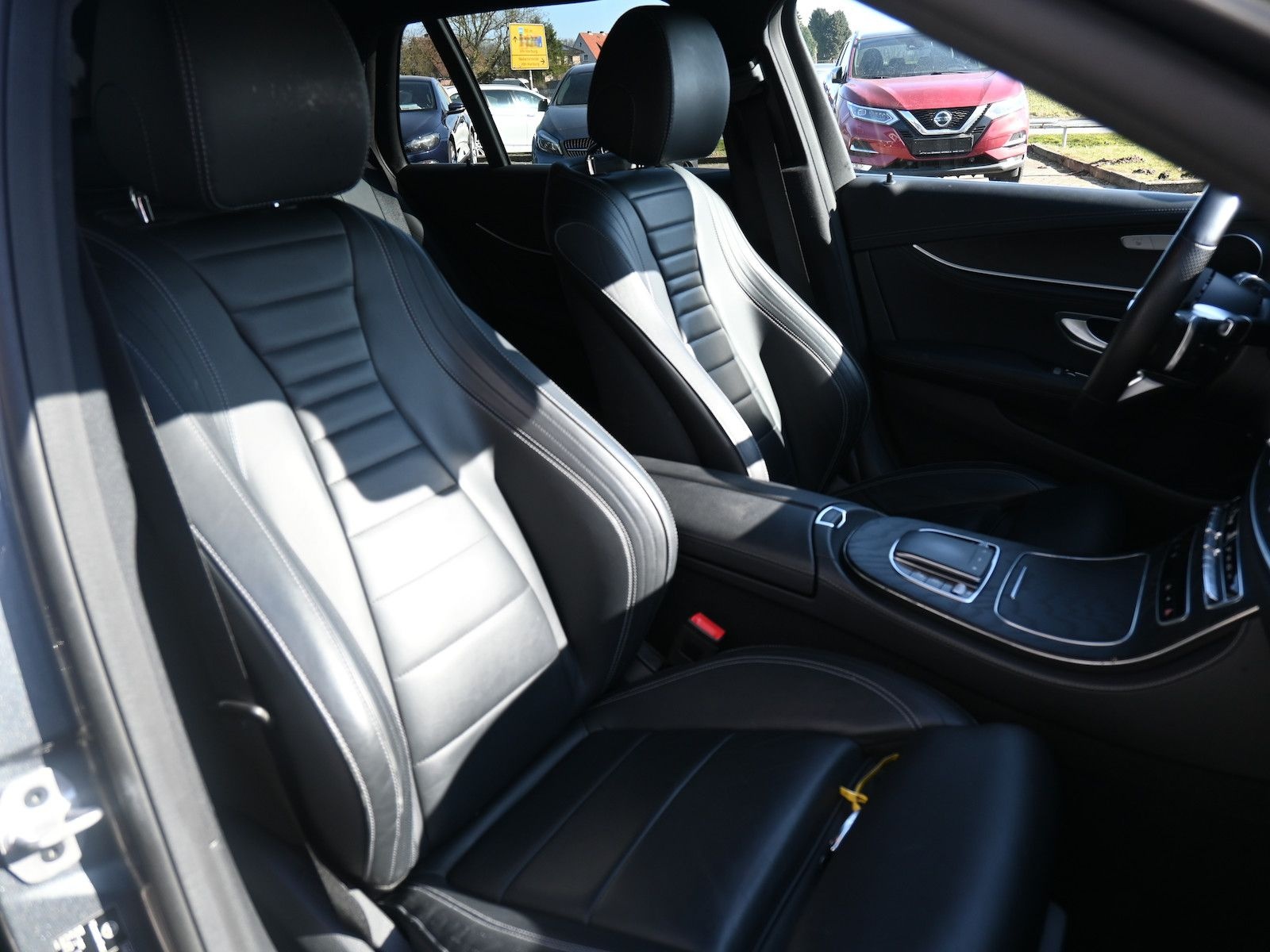 Mercedes-Benz E 400 dT 4M *AMG-Line* DSG Navi Pano 19Alu foto 11