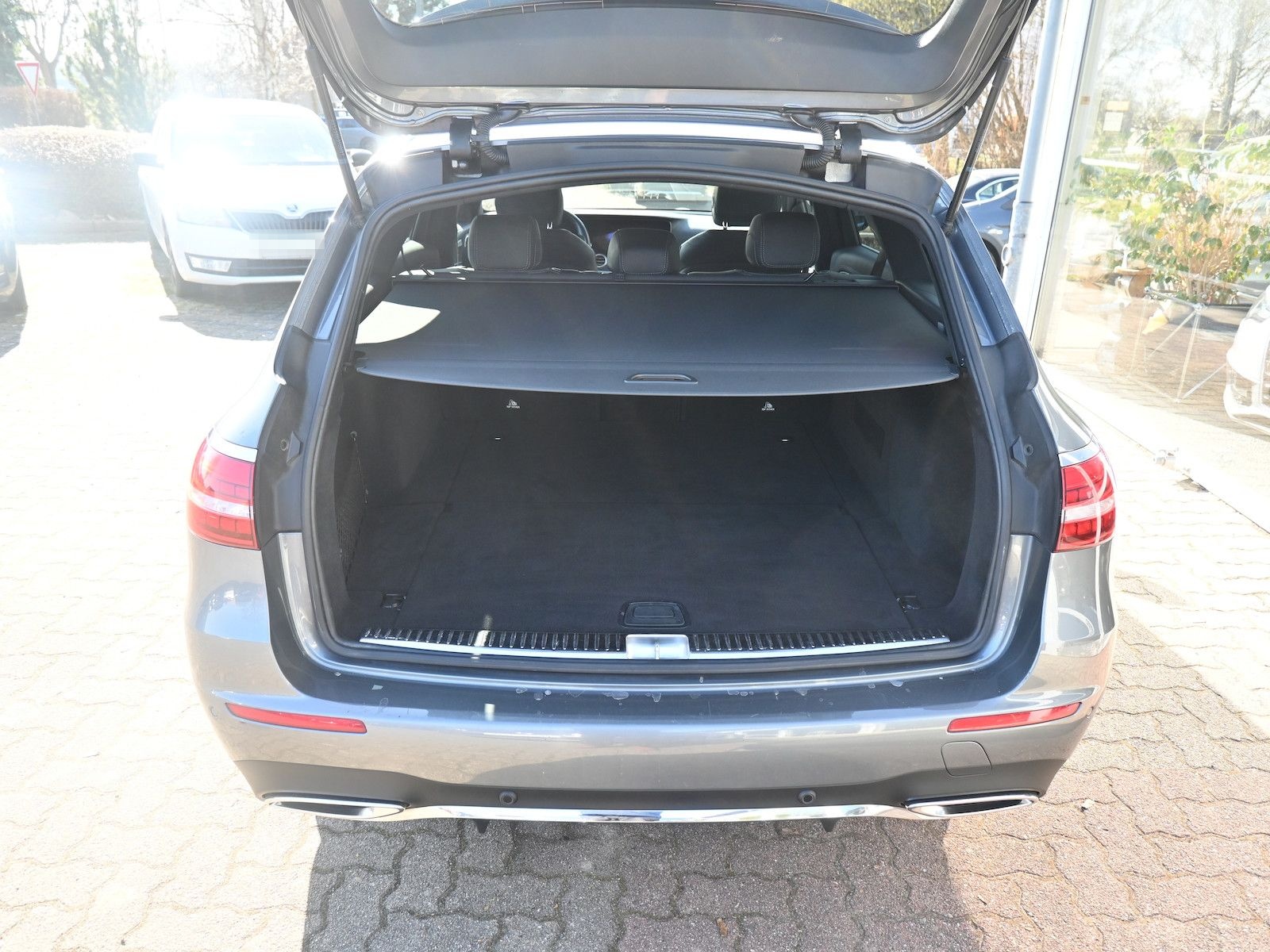 Mercedes-Benz E 400 dT 4M *AMG-Line* DSG Navi Pano 19Alu foto 10