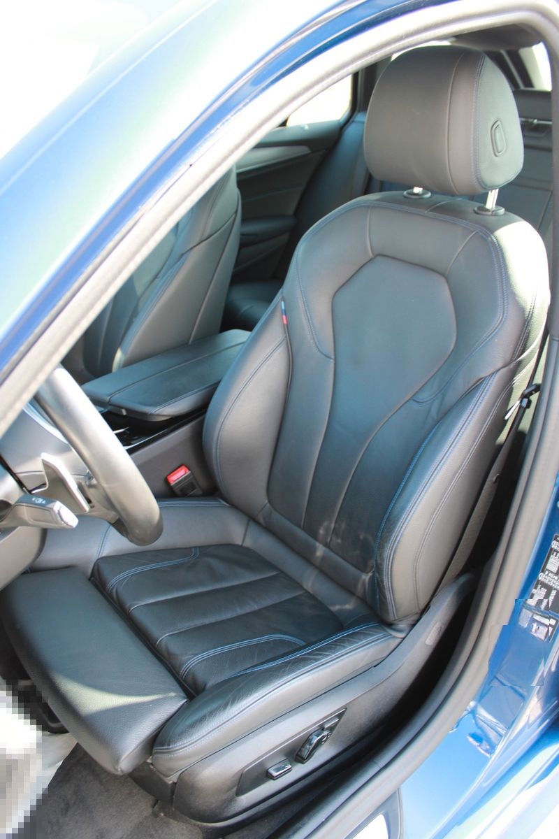 BMW 540d Touring xDrive M Sport PANO HUD Keyless foto 13