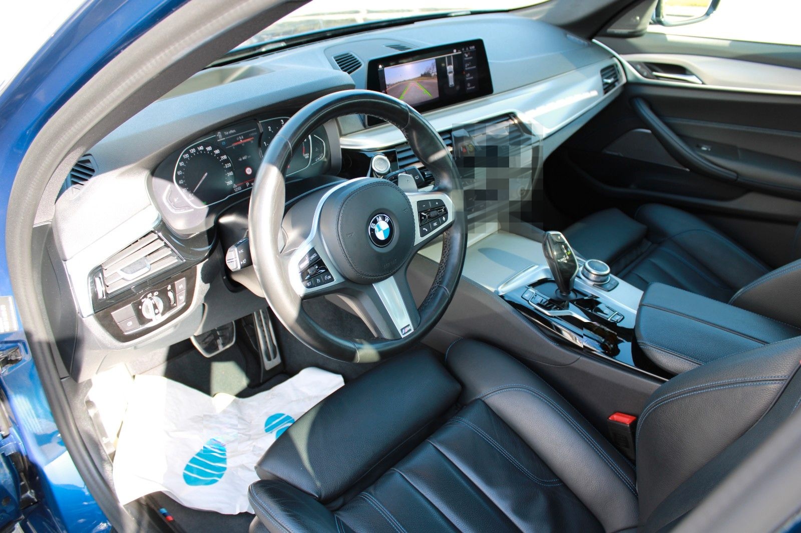 BMW 540d Touring xDrive M Sport PANO HUD Keyless foto 14