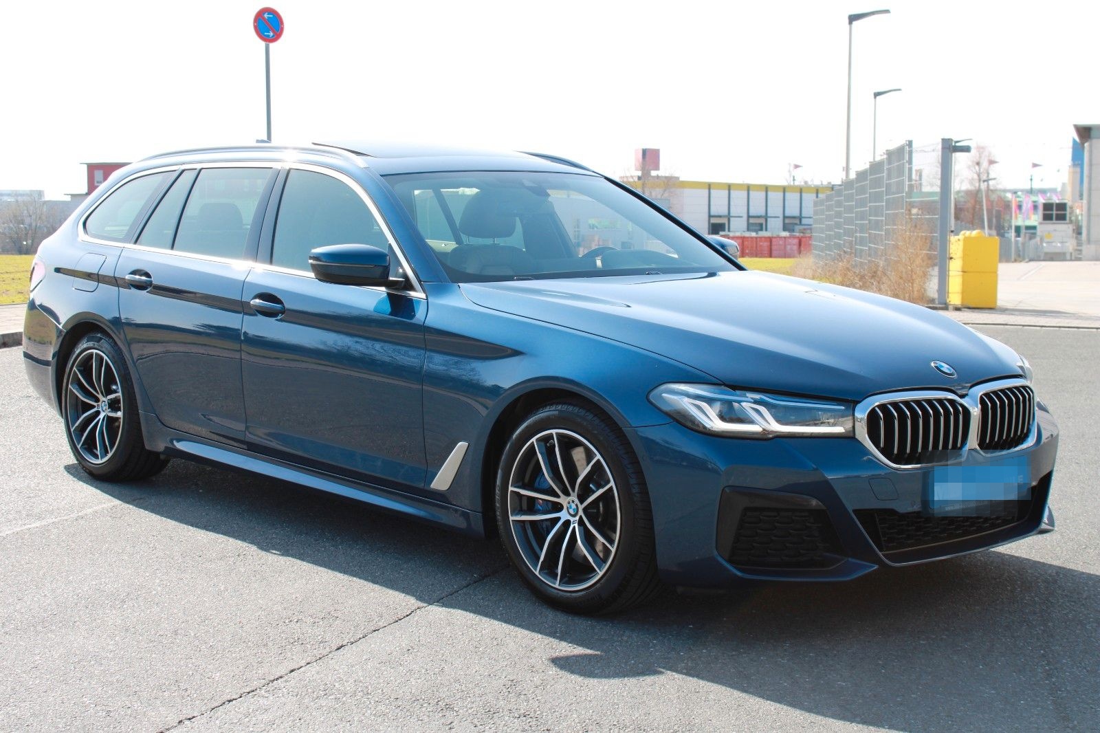 BMW 540d Touring xDrive M Sport PANO HUD Keyless foto 4