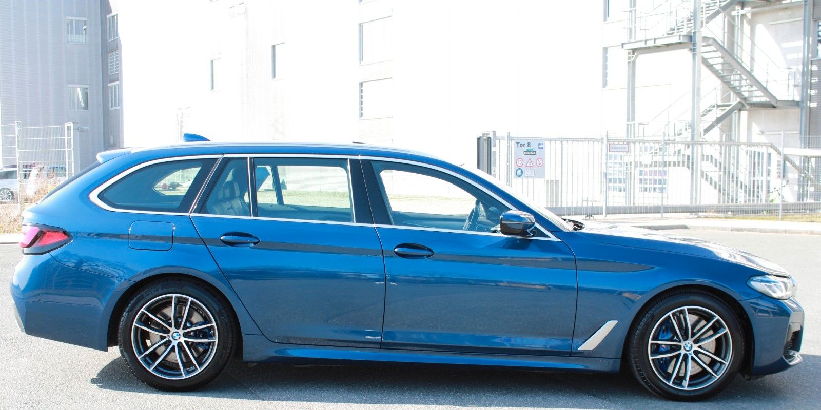 BMW 540d Touring xDrive M Sport PANO HUD Keyless foto 5