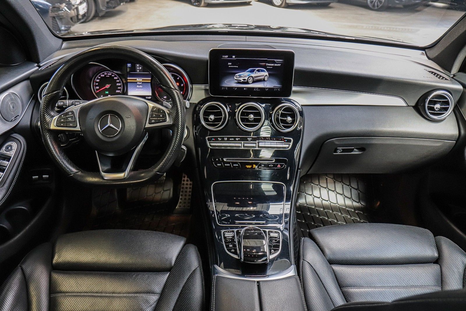 Mercedes-Benz GLC 350 d 4Matic/AMG LINE/BURMESTER/PANORAMA/LED foto 13