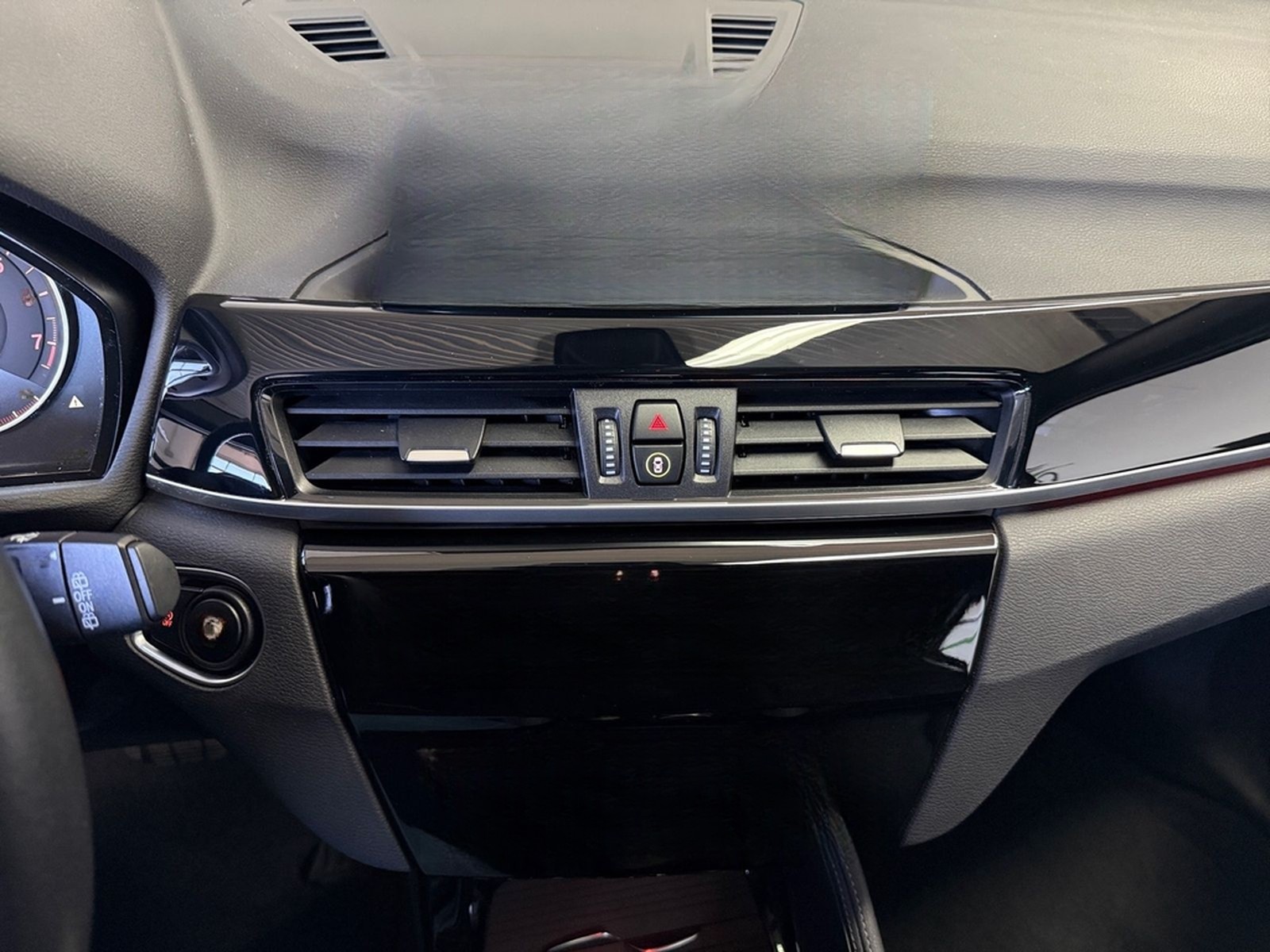 BMW X1xDrive20i*LED*NaviPlus*Leder*HUD*Panorama*PDC* foto 22