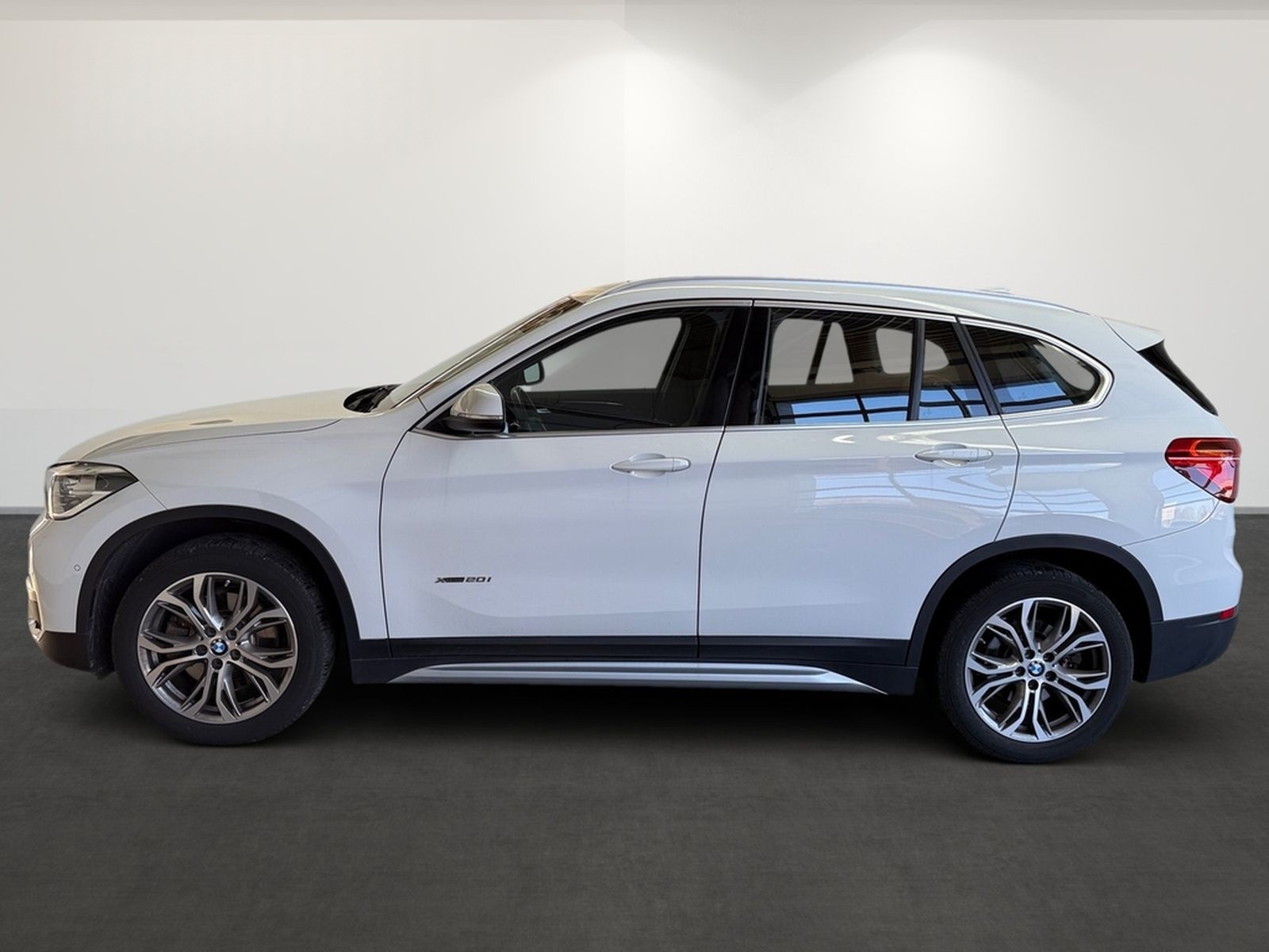 BMW X1xDrive20i*LED*NaviPlus*Leder*HUD*Panorama*PDC* foto 6