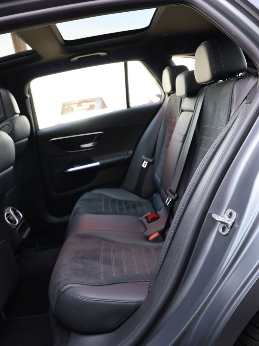 Mercedes-Benz C 220  T d 4Matic AMG Pano Distr. HUD 360° foto 17