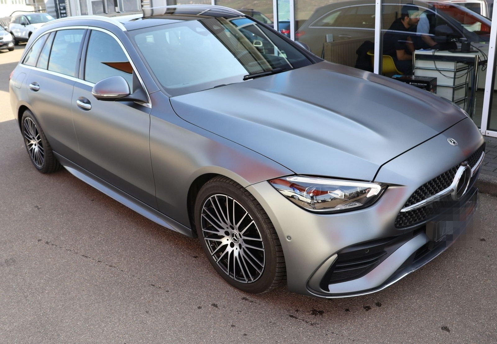 Mercedes-Benz C 220  T d 4Matic AMG Pano Distr. HUD 360° foto 4