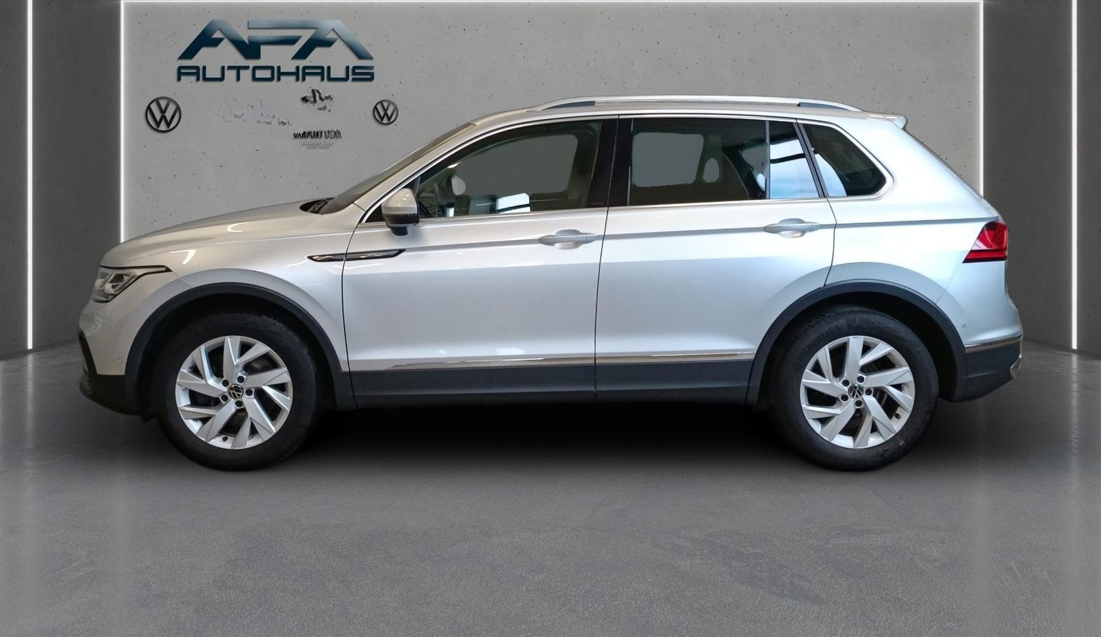 Volkswagen Tiguan 2.0 TDI Elegance 4M DSG Navi*Matrix*RFK foto 4