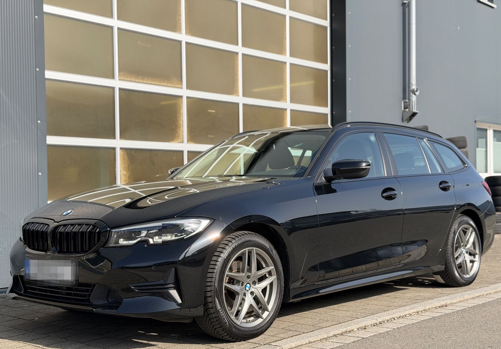 BMW 320 d xDrive Navi StdHzg. 8-fach LED+ SHZ Navi foto 13