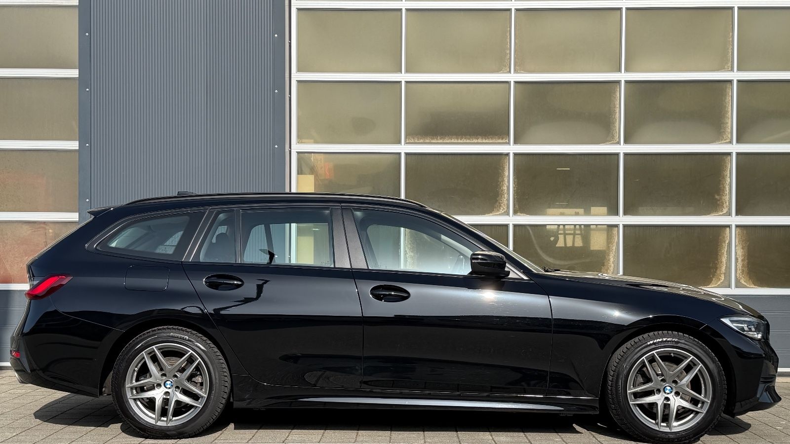 BMW 320 d xDrive Navi StdHzg. 8-fach LED+ SHZ Navi foto 6
