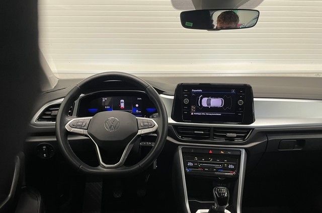 Volkswagen T-ROC 1.0 TSI Life KAMERA+APP+ACC+LIGHT ASSIST foto 11