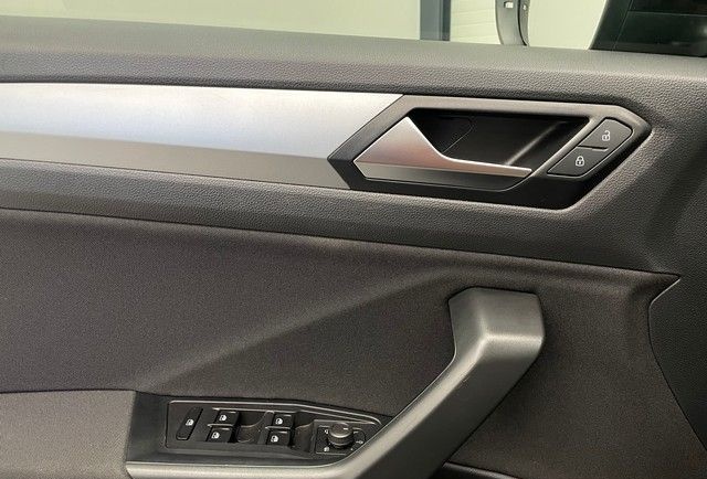 Volkswagen T-ROC 1.0 TSI Life KAMERA+APP+ACC+LIGHT ASSIST foto 15