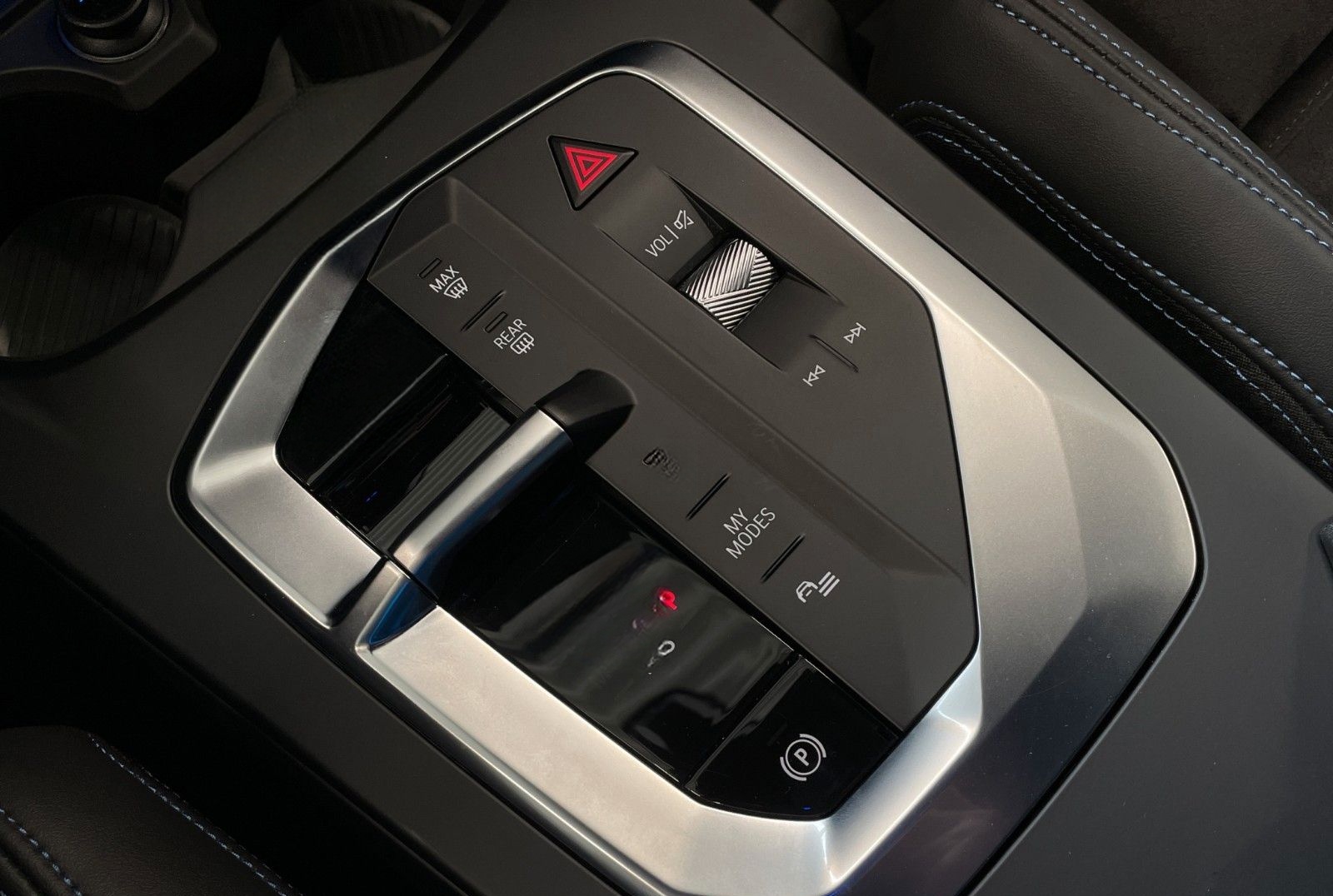 BMW M135 Limousine xDrive HUD H/K LRHZ LED KZU 360° foto 25