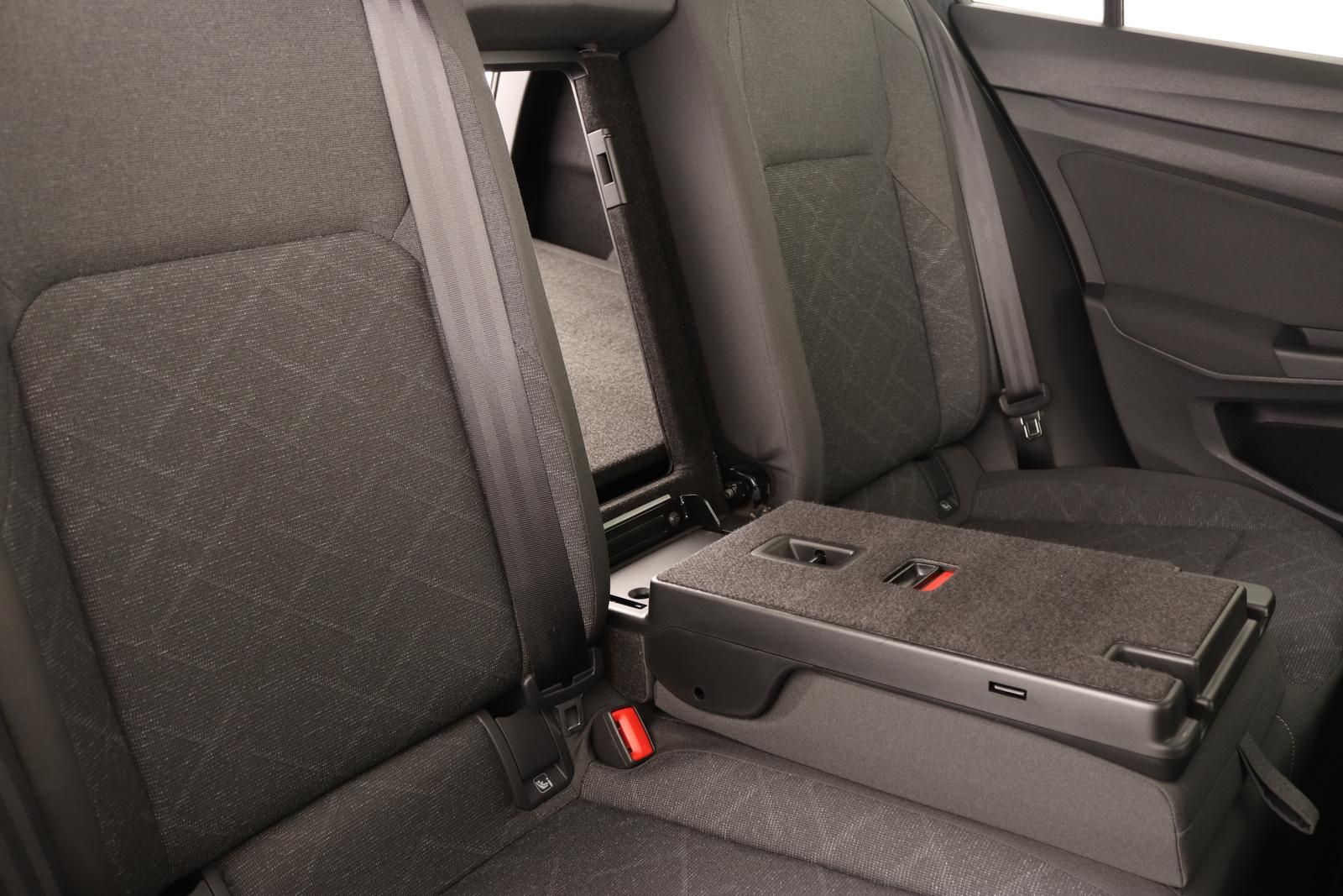 Volkswagen Golf 8 1.5 TSI Life LED VIRTUAL NAVI APP DAB+ PD foto 20